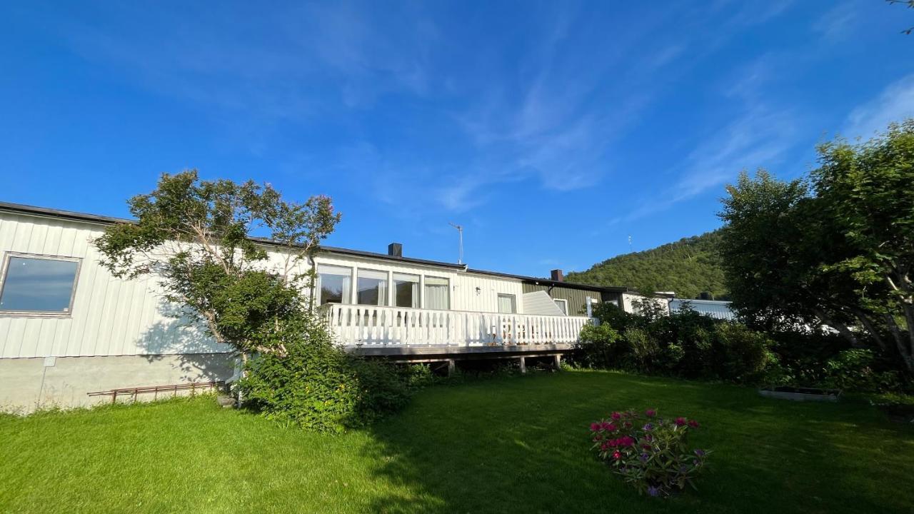 Koselig Hus Til Leie Pa Stokmarknes I Vesteralen Apartment Exterior photo